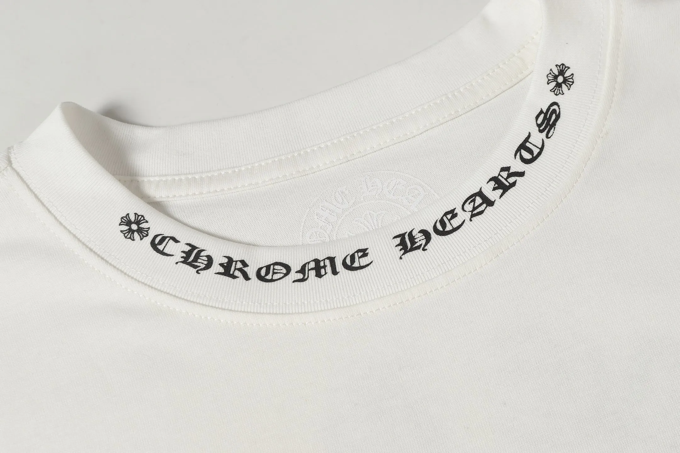 P150 -Chrome Hearts/Chrome Hearts Sanskrit cross letter printed short-sleeved T-shirt -High weight, high density and high quality. The wool is soft, delicate and skin-friendly. It feels soft and silky. It has excellent warmth and skin-friendly properties.